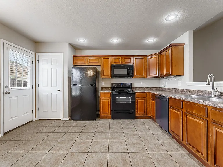 530 Lasso Ln — Photo 8
