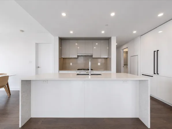 4711 Hazel St #3108, Burnaby, BC V5H 0J9