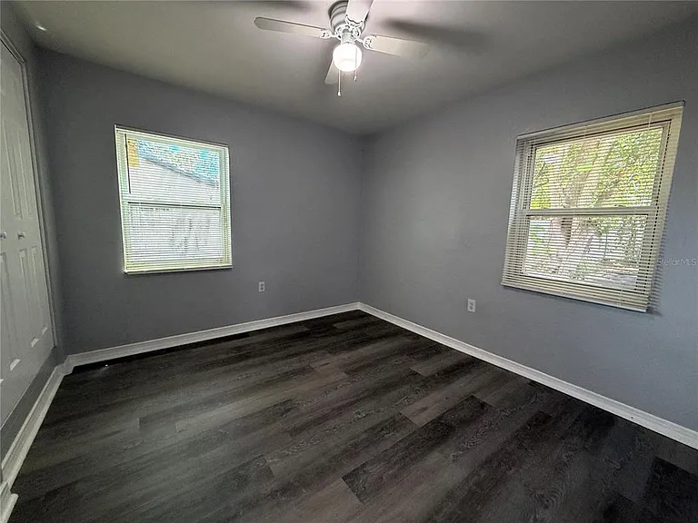 625 Kingston St S — Photo 7