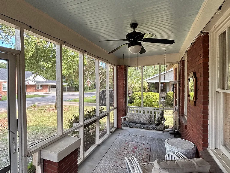 407 S Walker St — Photo 12