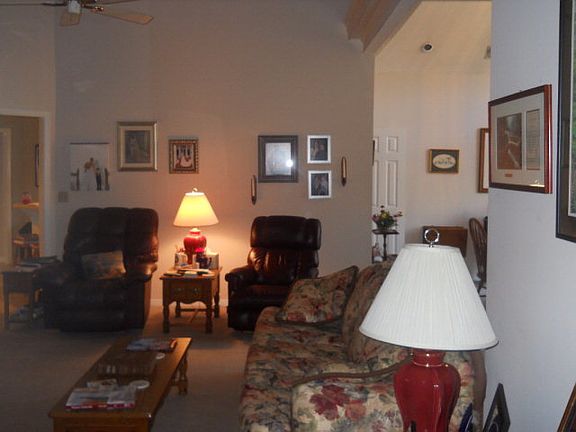 4th image of 605 Edgewater Dr