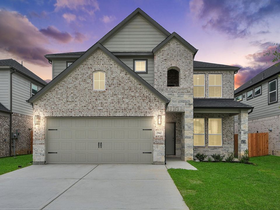 1st image of 2942 Bury Park Dr