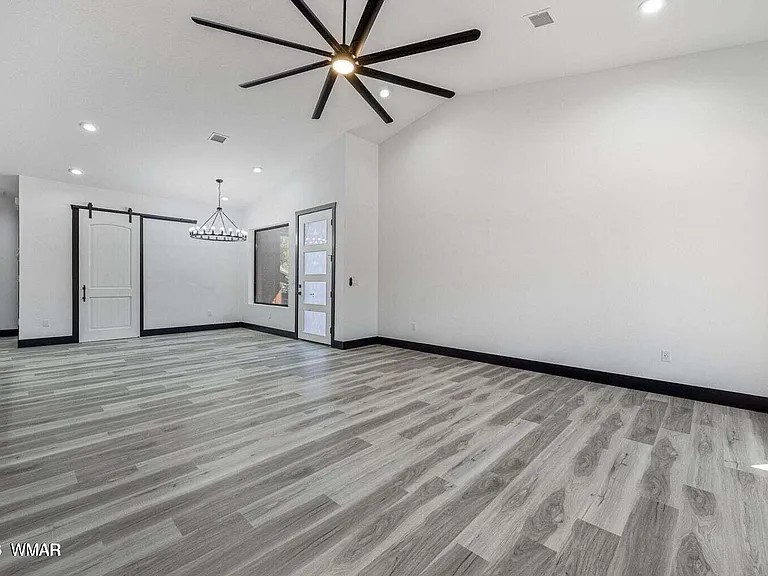 2755 W Villa Loop — Photo 4