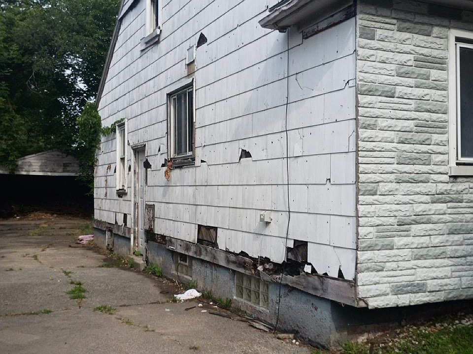 2nd image of 8467 Pierson St