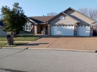 2657 Bluff Ridge Dr, Saint Louis, MO 63129