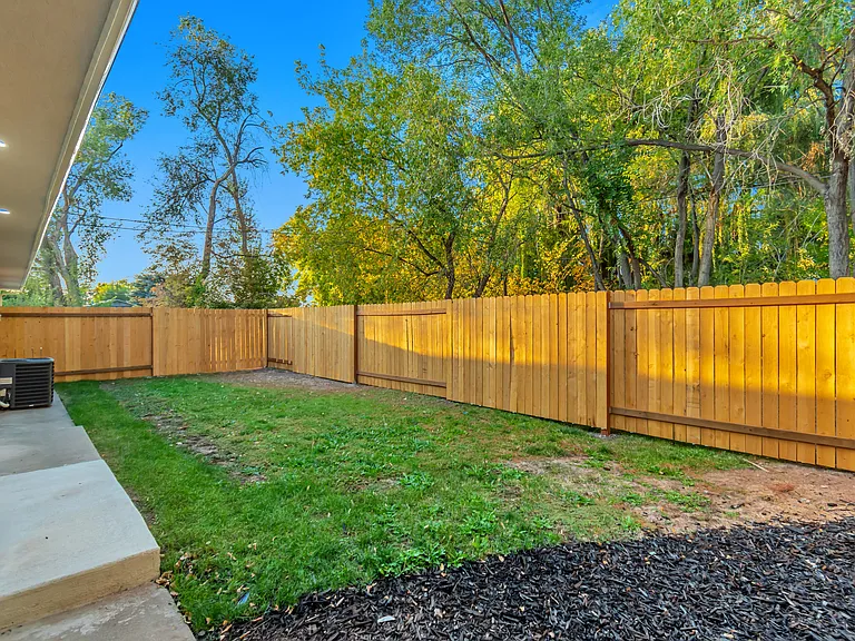 1317 E Brookshire Dr #1 — Photo 17