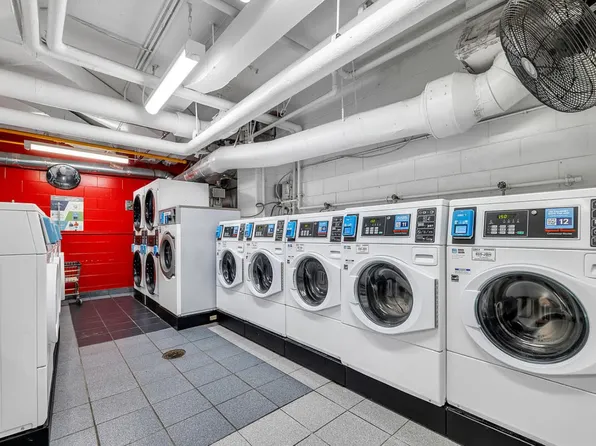 175 West 12th Street image 19 of 20