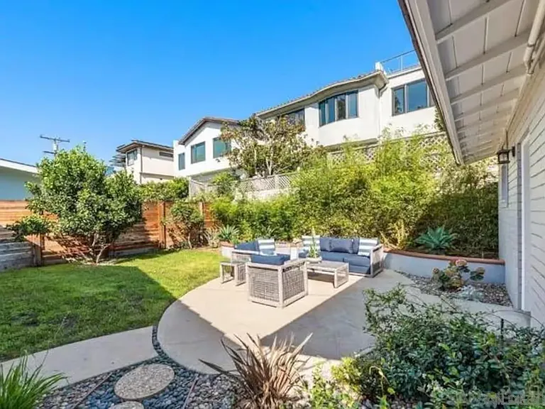 8373 El Paseo Grande — Photo 7