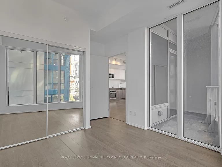68 Shuter St #908 — Photo 8