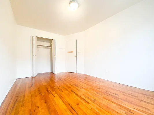 Rented by RealTegrity NY LLC | media 19