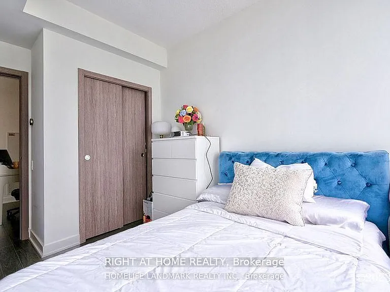 19 Bathurst St #3309 — Photo 13