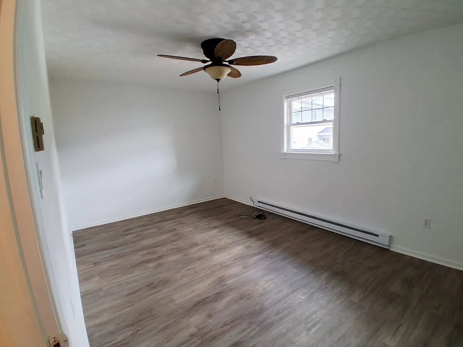 2 bed, 1.5 bath, $1,400 — Photo 4