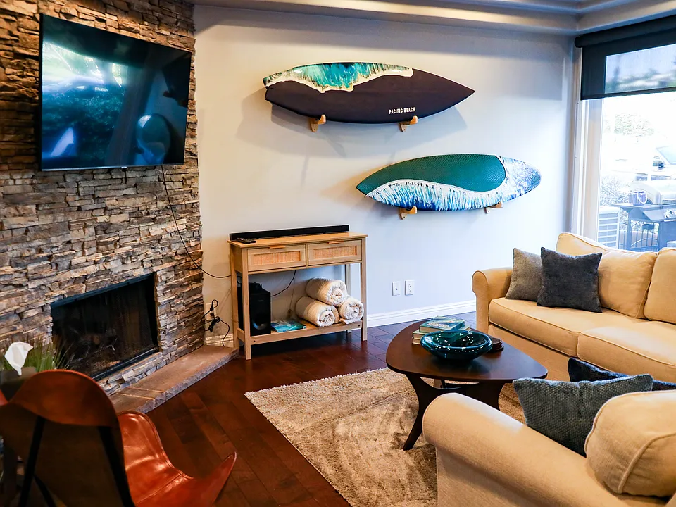 Family room w/ Gas Fireplace and flat screen TV