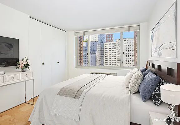 3rd image of 130 W 67th St APT 14M