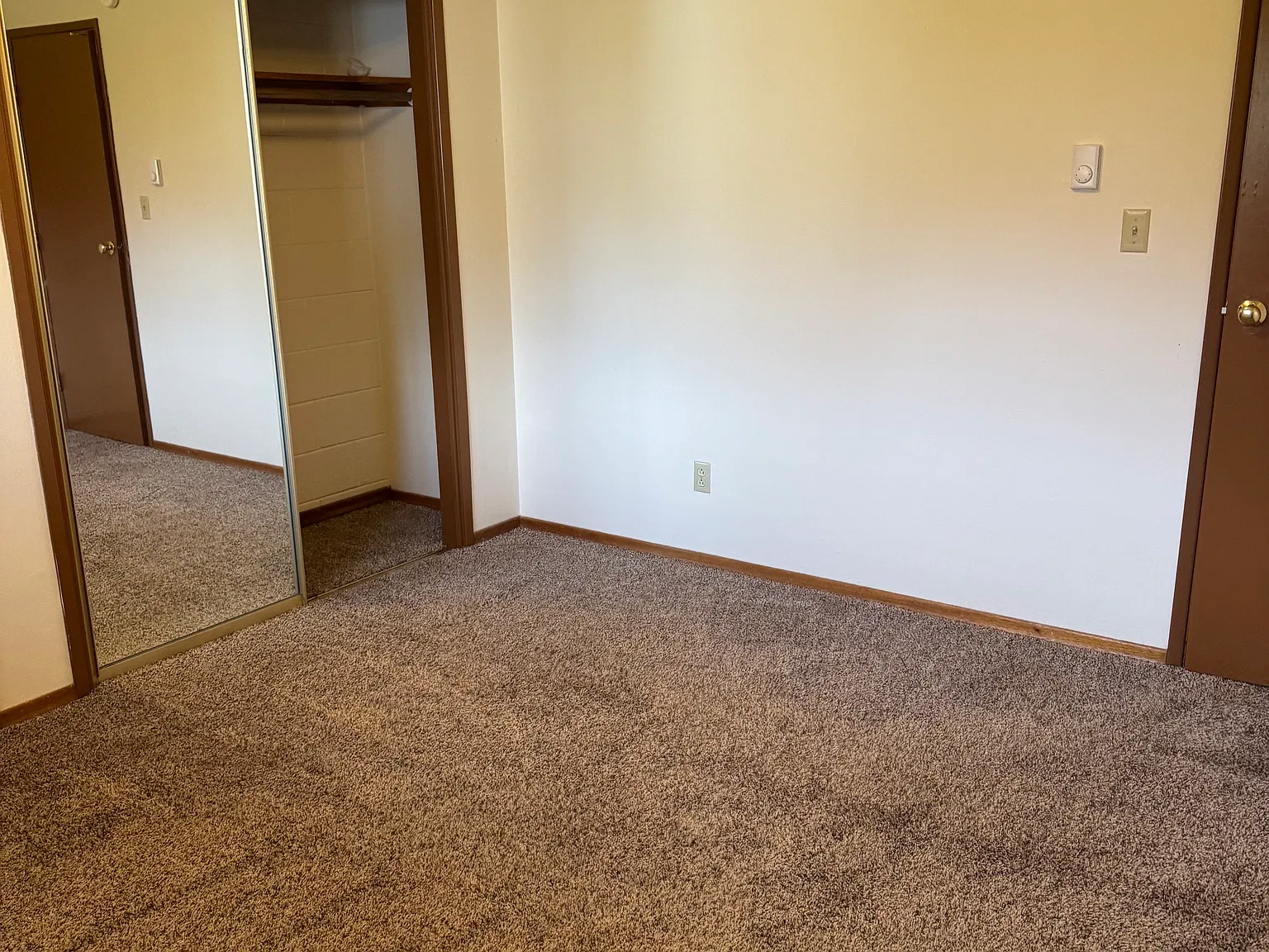 2 bed, $1,600 — Photo 4