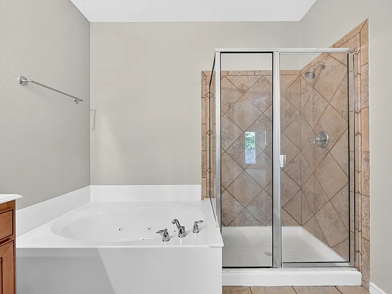 6837 Livorno Ln — Photo 27