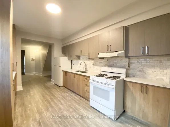 1078 College St, Toronto, ON M6H 1B3