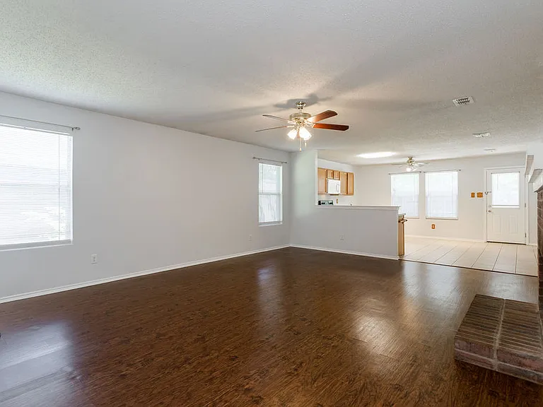 4606 Green Meadow Dr — Photo 6