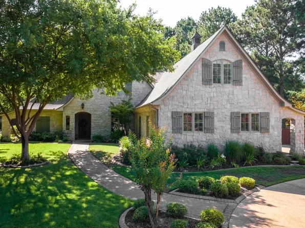 2 Sandy Creek Dr, Longview, TX 75605