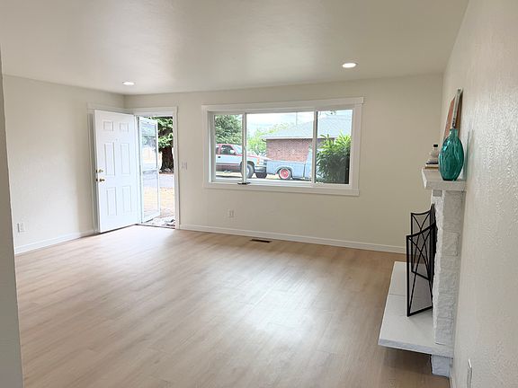4th image of 5224 108th Street Ct W
