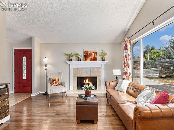 3rd image of 5035 N Splendid Cir