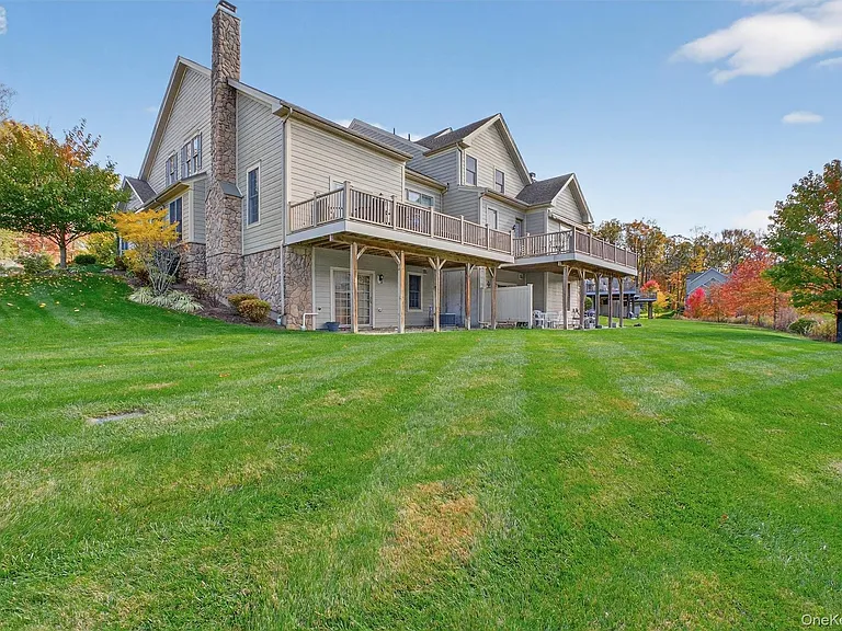 17 Deforest Dr — Photo 39