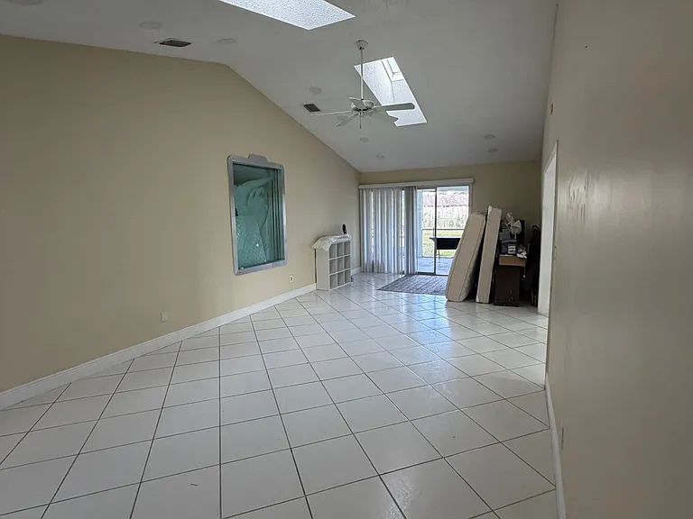 19323 Carolina Cir — Photo 8