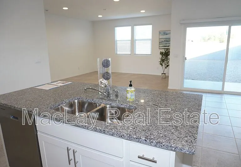 1164 W Chimes Tower Dr — Photo 36