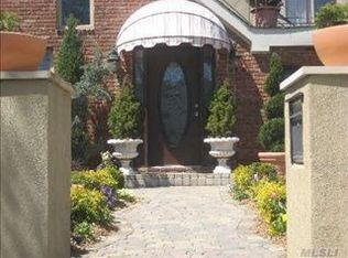 1200 Marcus Ave, New Hyde Park, NY 11040