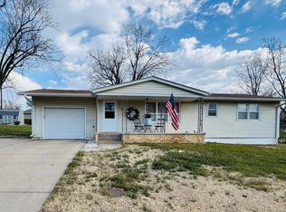 729 Arthur St, Clay Center, KS 67432