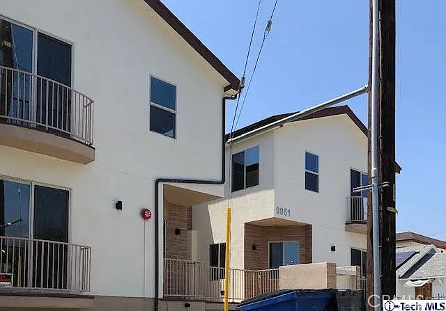 Building Photo - 9951 Marcus Ave #103