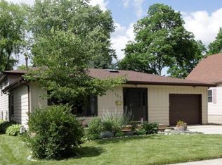 107 Barrington Ave, Dundee, IL