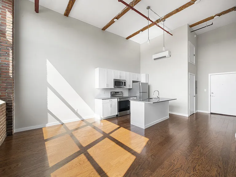 East Tioga Lofts — Photo 9