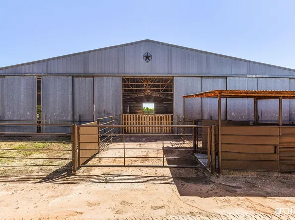 3613 Fm 367 E, Iowa Park, TX 76367