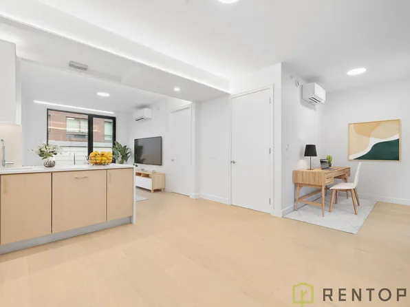 555 W 45th St, New York, NY