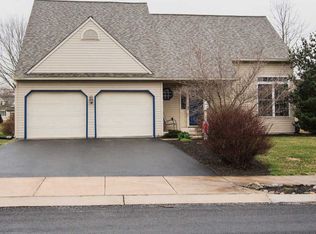 325 Olde Hickory Rd, Mount Wolf, PA 17347