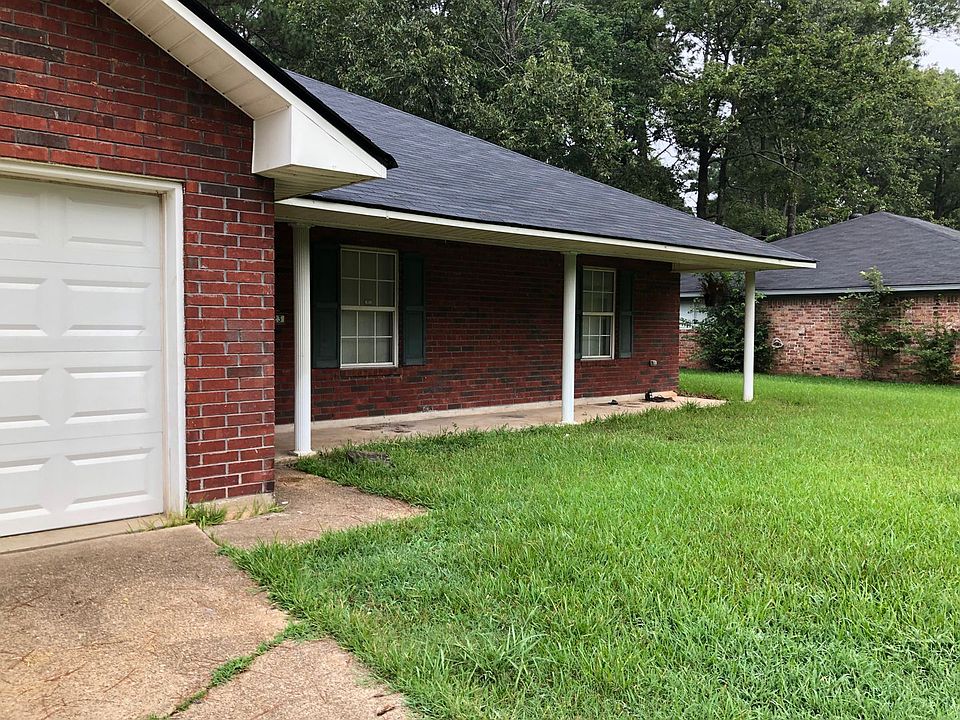 1st image of 223 Deerwood Ln