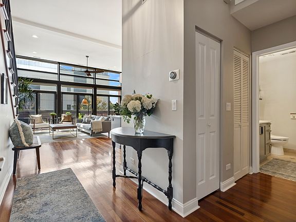 2nd image of 2150 N Damen Ave APT 302