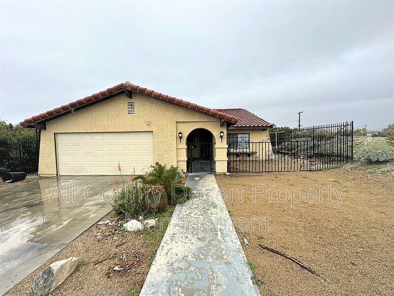 1st image of 12125 Foxdale Dr