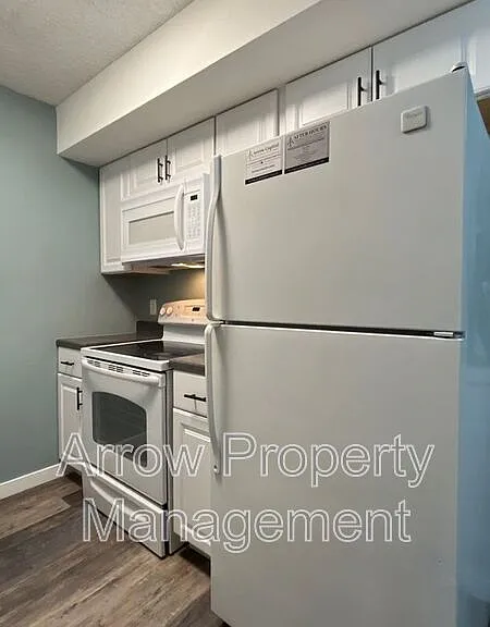 3405 Holdrege St #307 — Photo 1