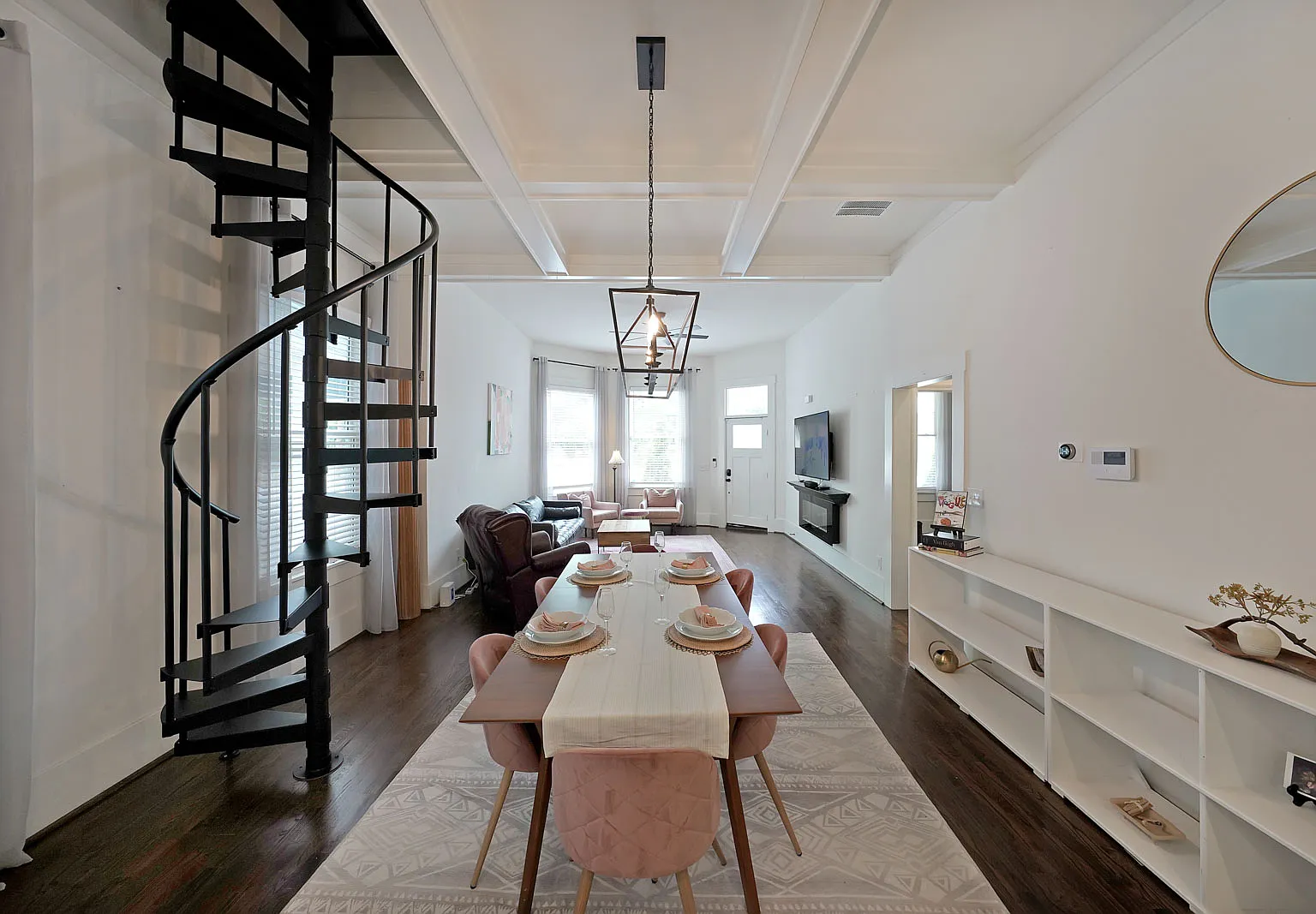 3 bed, 1800 sqft, $2,750 — Photo 2
