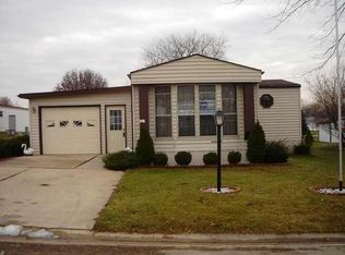107 Glen Rock Ct, Freeport, IL 61032