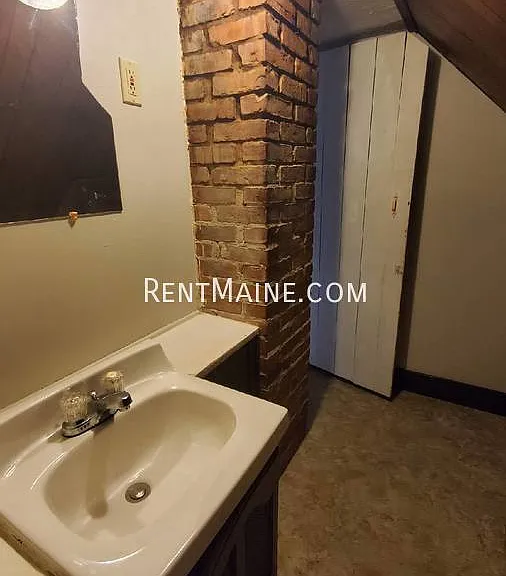 90 Clinton Ave #3 — Photo 9