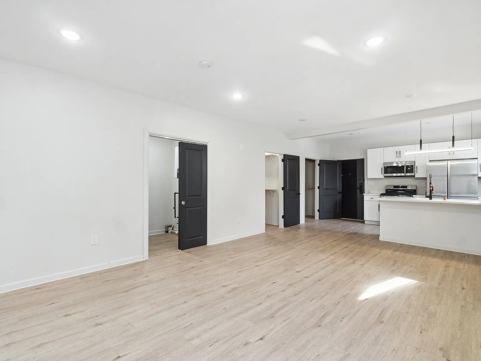 3 bed, $2,200 — Photo 3