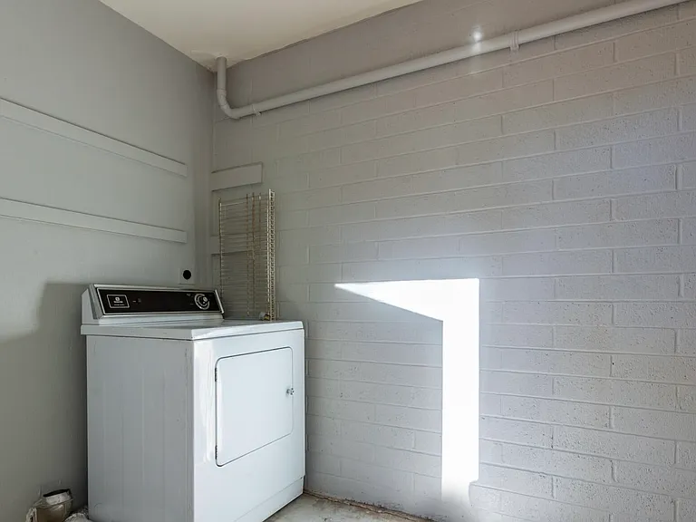 5332 W Lynwood St — Photo 12
