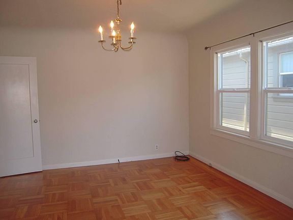 5th image of 763 Rockdale Dr