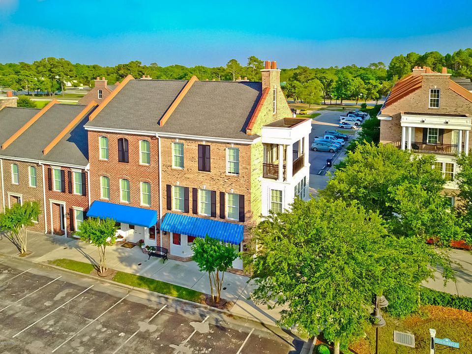 Aerial view
townhome above Olive Press store