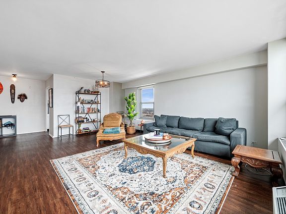 3rd image of 3600 N Lake Shore Dr APT 2824