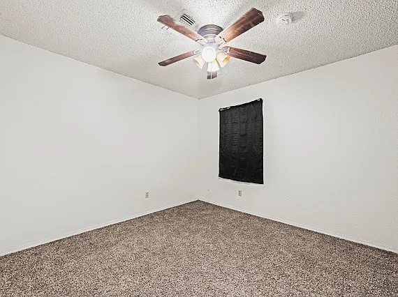515 E Aspen St — Photo 8
