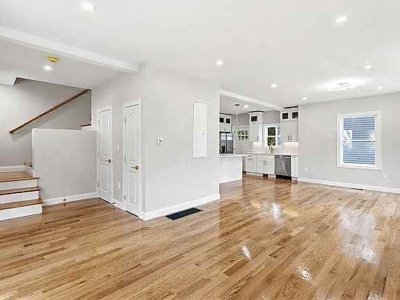 5th image of 55 Wyoming Ave